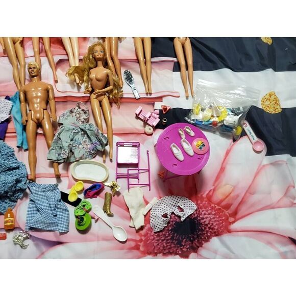 Vintage Barbie lot - Picture 5 of 15
